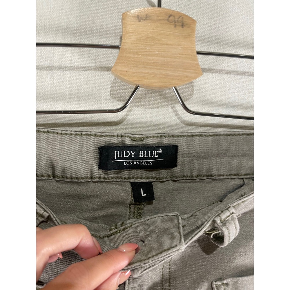 Judy Blue Olive Green Cargo Denim Shorts Raw Hem High Rise Size L Q22 - Picture 3 of 7